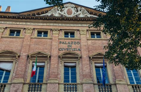 TRIBUNALE DI BOLOGNA